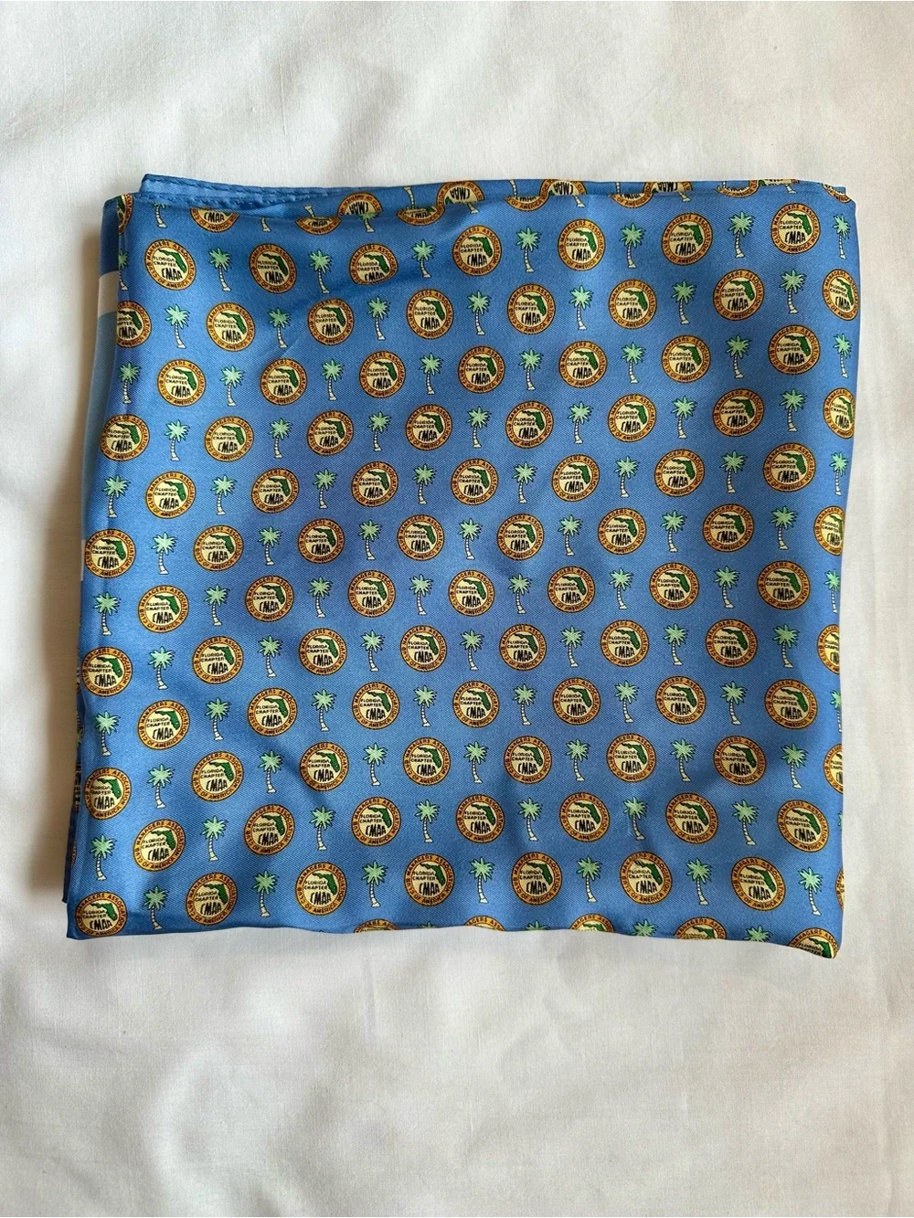 Vineyard Vines Light Blue Medallion Palm Tree Florida Silk Scarf 34” Square